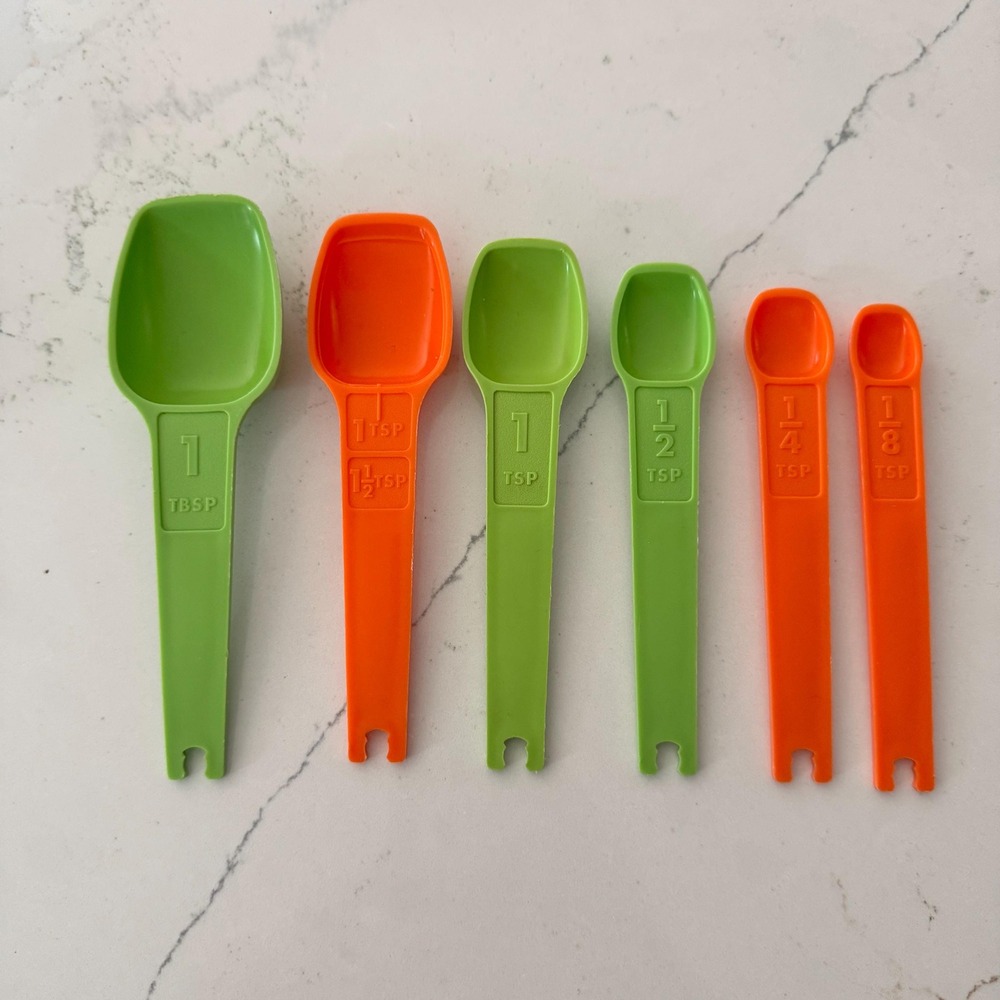 Vintage Tupperware Measuring Spoon Set Retro Apple Green & Orange Kitchen Decor